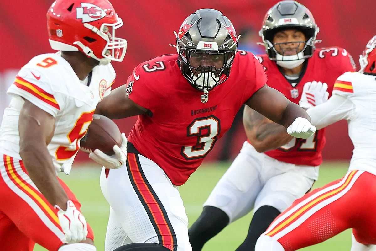 Bain-Rueben-Bucs-Chiefs-Pursue Bucs Olb Rueben Bain Jr.