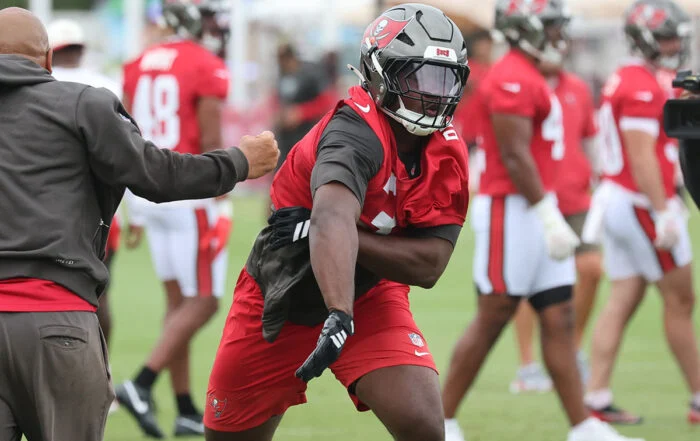 Bucs Olb Rueben Bain Jr.