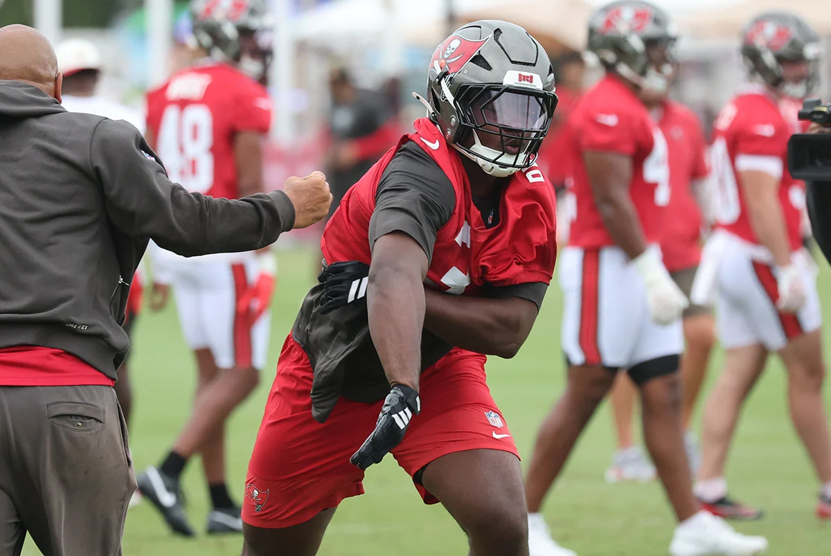 Bucs Olb Rueben Bain Jr.