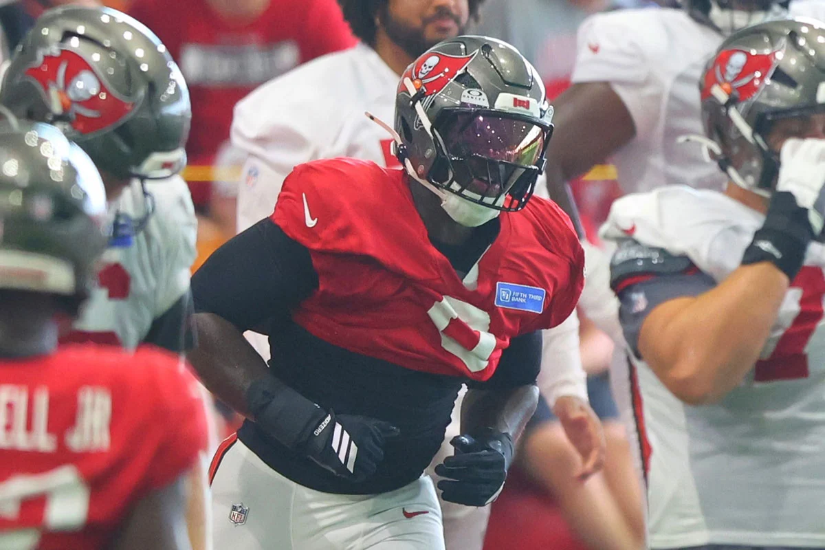 Bucs Olb Rueben Bain Jr.