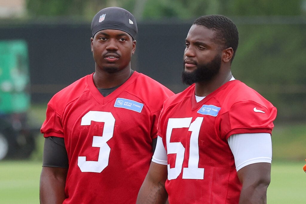 Rueben Bain Jr. Is Off To A Fast Start In Bucs Training Camp 5 Bucs Olbs Rueben Bain Jr. And David Walker