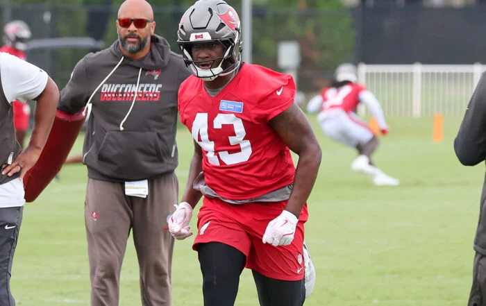 Bucs Olb Chris Braswell