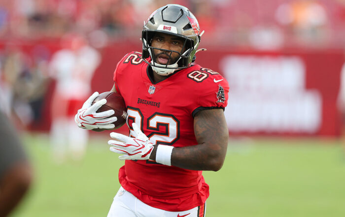 Bucs Te Devin Culp