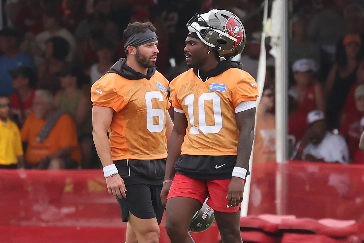 Daniels-Jalon-Baker-Mayfield-Bucs-Camp-Helmet-Up Bucs Qbs Jalon Daniels And Baker Mayfield