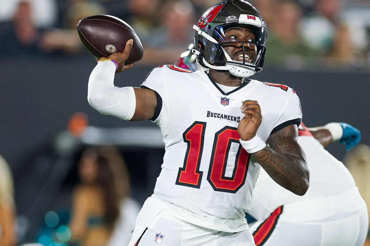 Daniels-Jalon-Bucs-Jaguars-Sling-It Bucs Qb Jalon Daniels