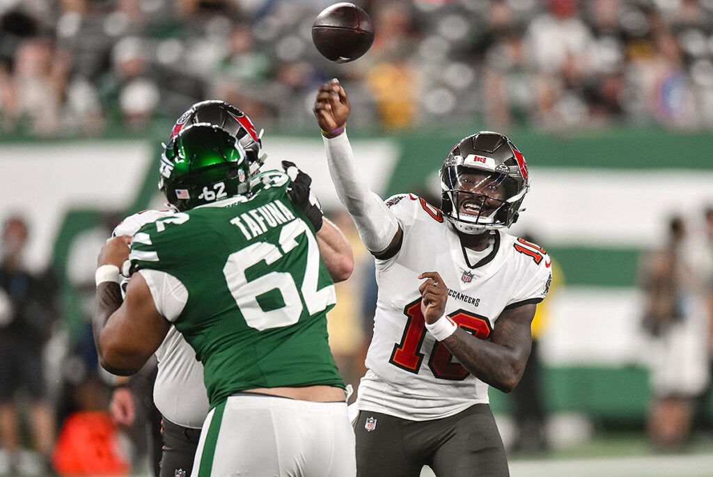 Bucs Mailbag: Jalon Daniels Winning Qb2 Job? Offense Struggling? 3 Bucs Qb Jalon Daniels