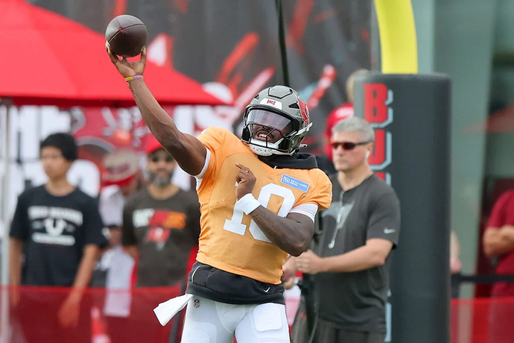 Jalon Daniels Camp Diary: Bucs Ready To Go Make Plays In Ny 2 Bucs Qb Jalon Daniels