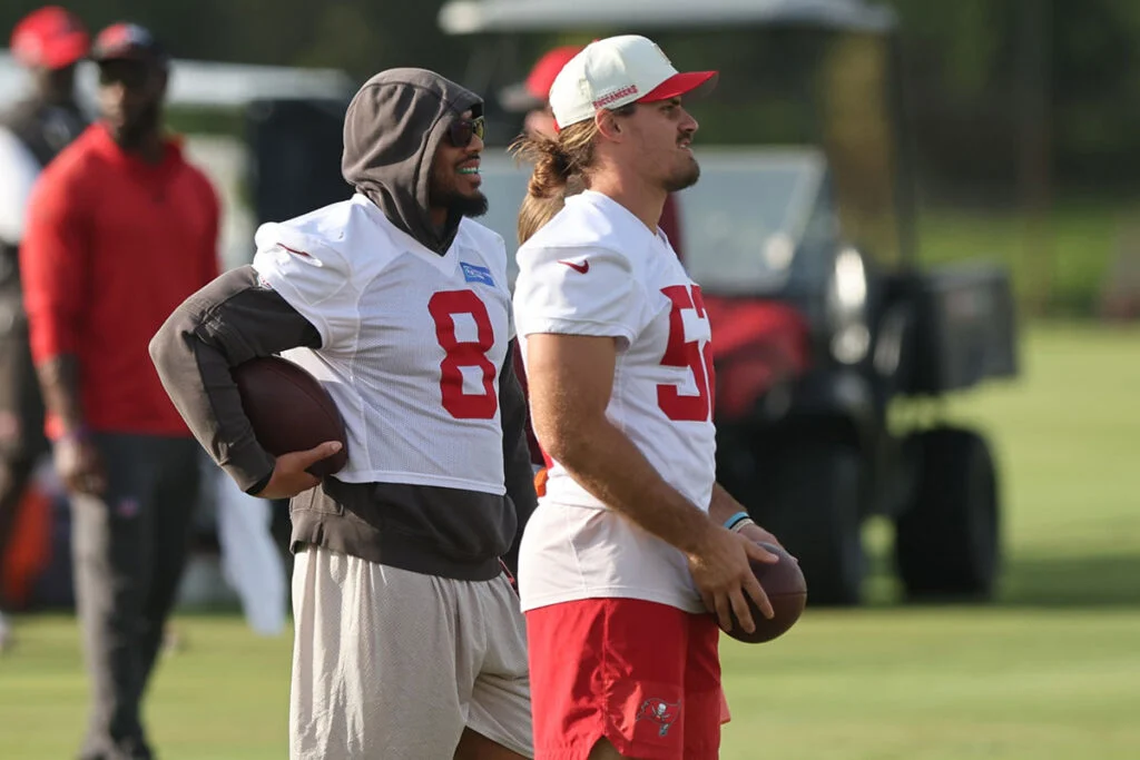 Bucs Camp Insider 8-20: Vita Vea Breaks His Silence, Zyon Mccollum Stands Out 4 Bucs Ilbs Sirvocea Dennis And Christian Rozeboom