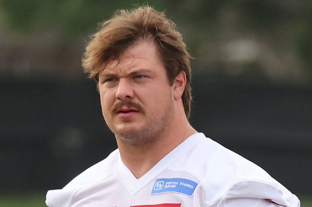 Breaking: Bucs Qb Injured In Joint Practice With Jets 7 Bucs Rt Luke Goedeke