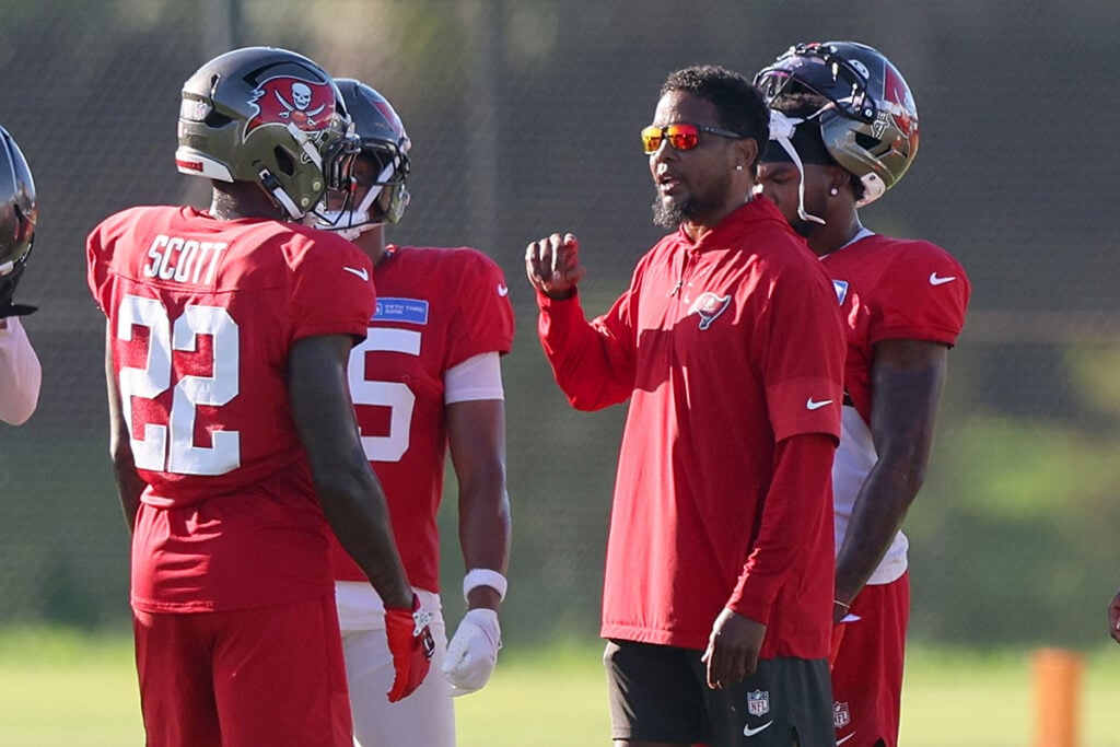 Bucs Rookie Db Keionte Scott Is Adding Swagger To The Defense 3 Bucs Cb Keionte Scott And Cbs Coach Rashad Johnson