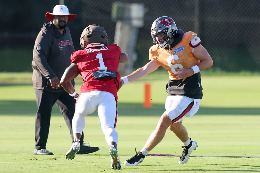 Bucs Camp Studs And Duds: 8-18 4 Bucs Qb Baker Mayfield And Rb Kenny Gainwell - Photo By: Cliff Welch P/R