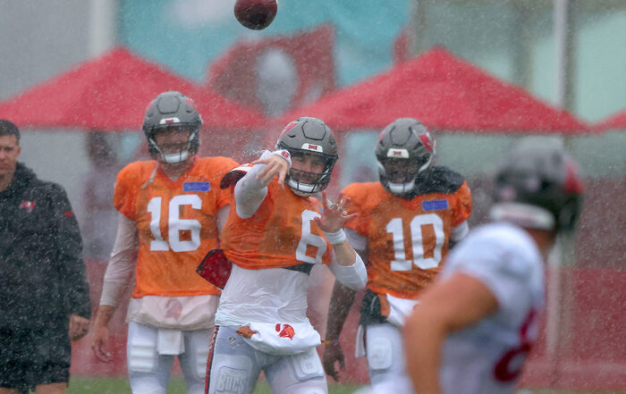 Bucs Qbs Baker Mayfield, Conner Bazelak And Jalon Daniels - Photo By: Cliff Welch P/R