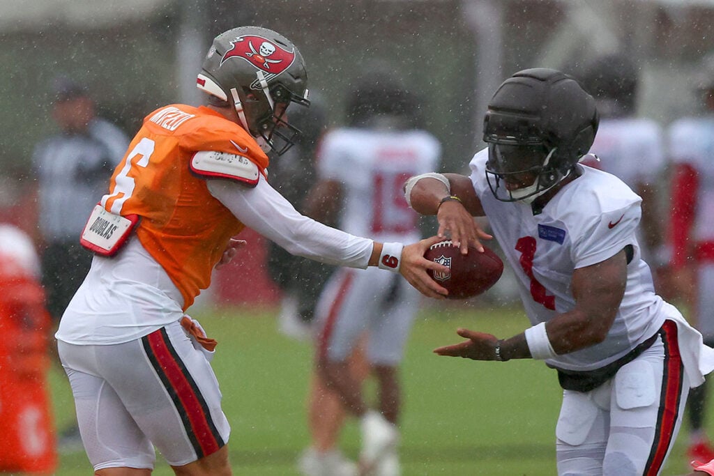 Bucs Camp Insider 8-3: Defense Does The Dirty Work To Win First Day In Pads 3 Bucs Qb Baker Mayfield And Rb Kenny Gainwell