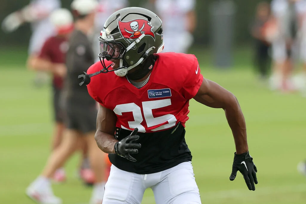 Bucs S Ifeatu Melifonwu