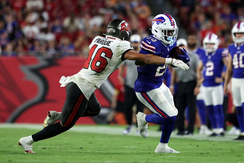 Bucs Add Familiar Cornerback To Roster 3 Bucs Cb Roman Parodie