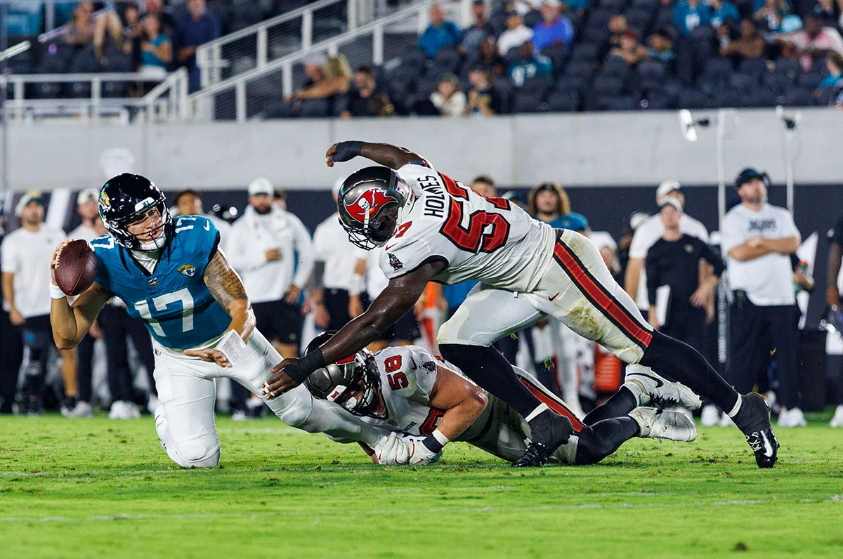 Pyburn-Jack-Bucs-Jaguars-Sack Bucs Olbs Jack Pyburn And Yasir Holmes