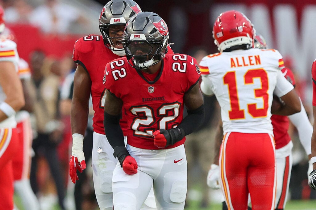 Bucs Ilb Josiah Trotter Has A Skill That Can'T Be Taught 6 Bucs Cb Keionte Scott And Ilb Josiah Trotter
