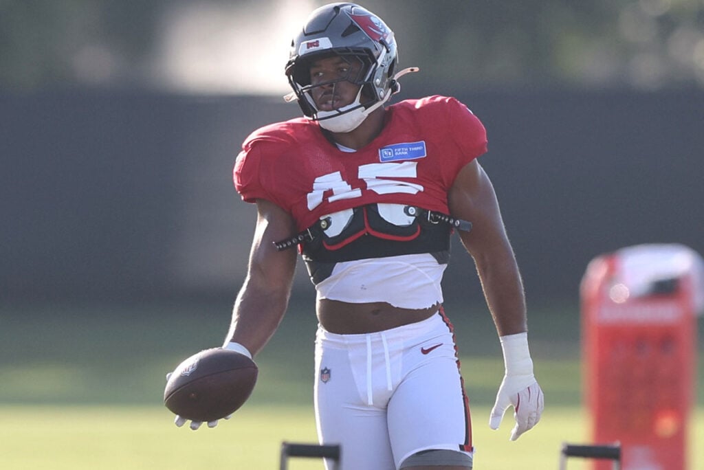 Bucs Rookie Db Keionte Scott Is Adding Swagger To The Defense 7 Bucs Ilb Josiah Trotter