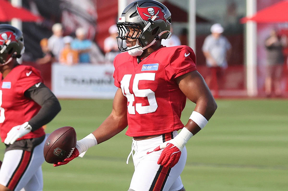 Bucs Ilb Josiah Trotter