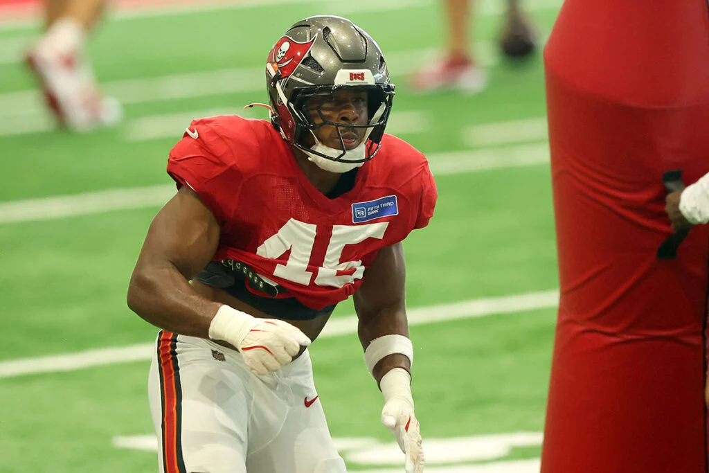 Bucs Ilb Josiah Trotter