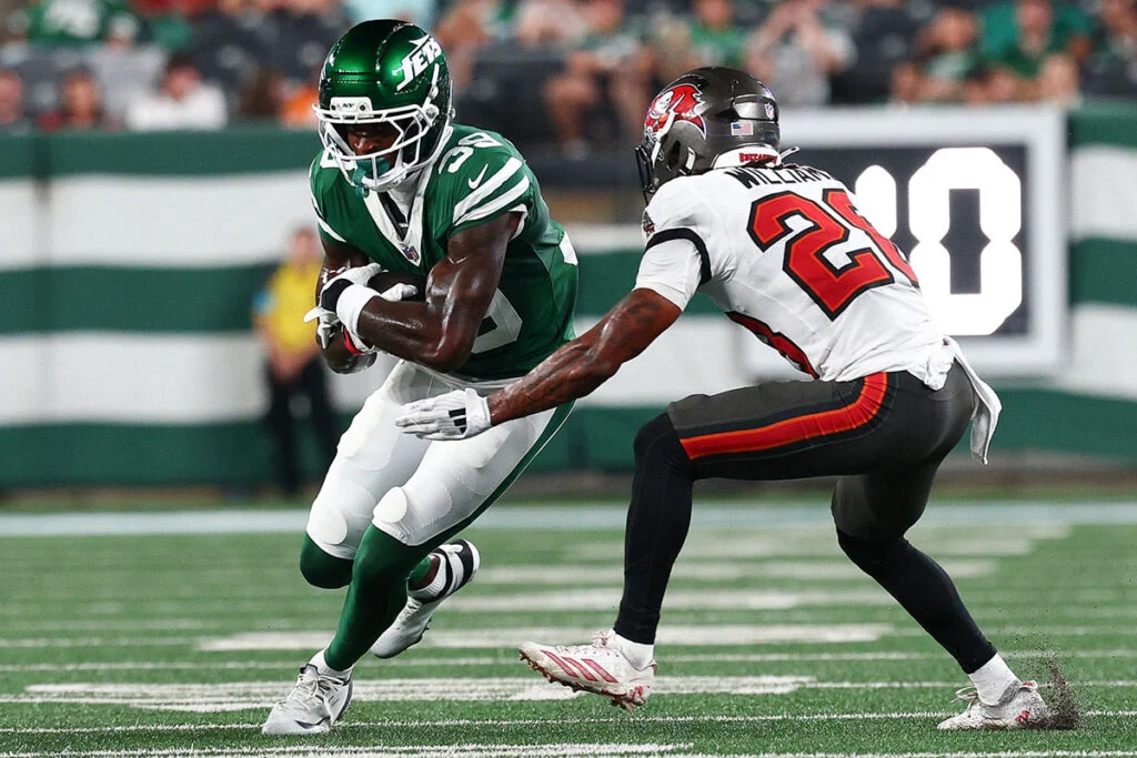 Bucs Cb Pepe Williams And Jets Rb Quincy Skinner