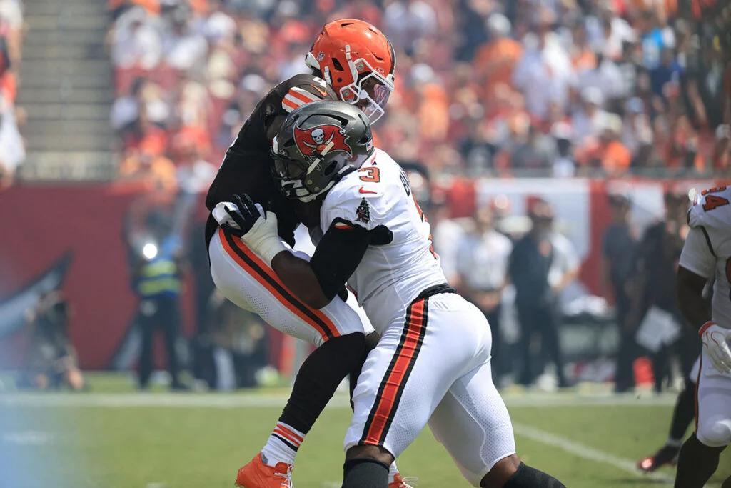 Bucs Olb Rueben Bain Jr. And Browns Qb Deshaun Watson