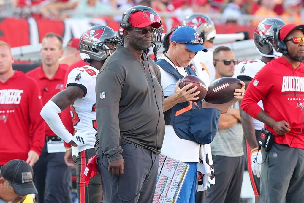 2-Pt Conversion: 0-3 Bucs, Baker Mayfield Get A Thumbs Down 3 Bucs Hc Todd Bowles
