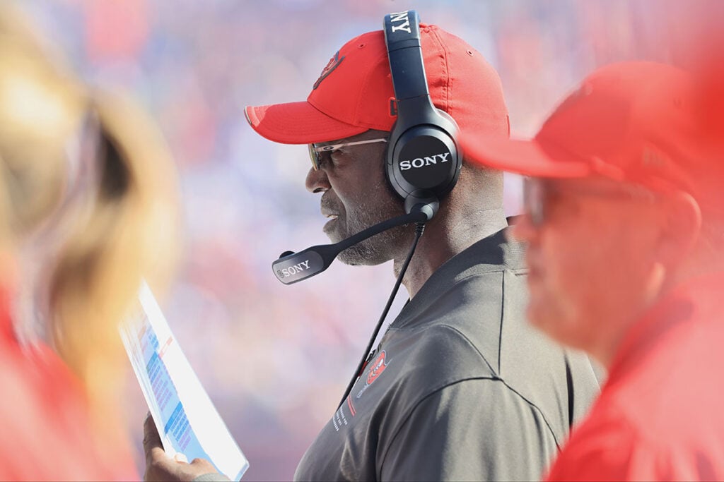 Bucs Vs. Vikings: Most Impressive In Week 3 4 Bucs Hc Todd Bowles