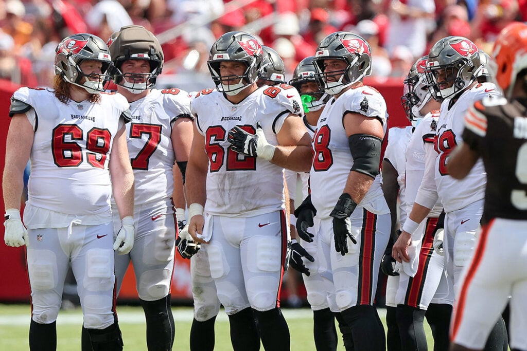 Jp'S Pewter Punch: What Happened To The Bucs Offensive Line? 2 Bucs Offensive Line