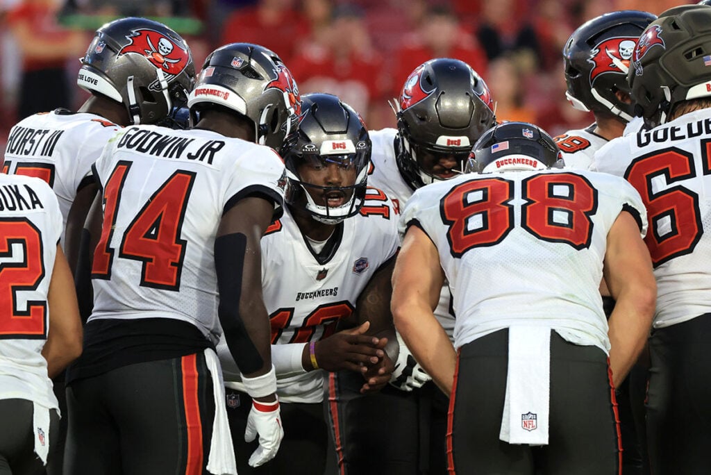 Pewter Pulse: Can Rookie Qb Jalon Daniels Ignite The Bucs Offense? 2 Bucs Qb Jalon Daniels