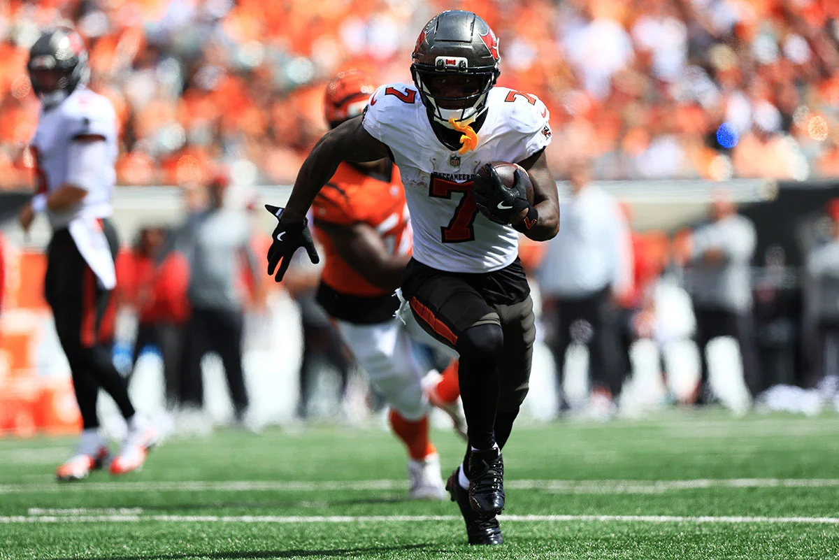 Irving-Bucky-Bucs-Bengals-Td-Scamper Bucs Rb Bucky Irving