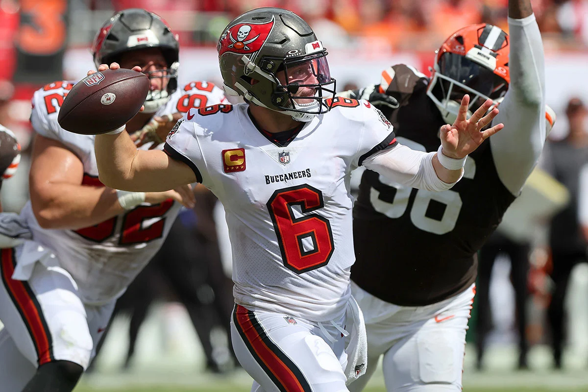 Mayfield-Baker-Bucs-Browns-Throw-Pressure Bucs Qb Baker Mayfield