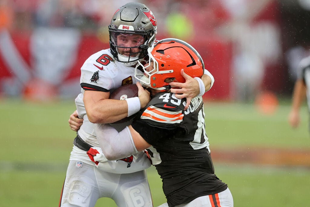 Bucs Haven'T Lost Faith In Alex Anzalone, Rueben Bain Jr. Just Yet 6 Bucs Qb Baker Mayfield And Browns Ilb Carson Schwesinger