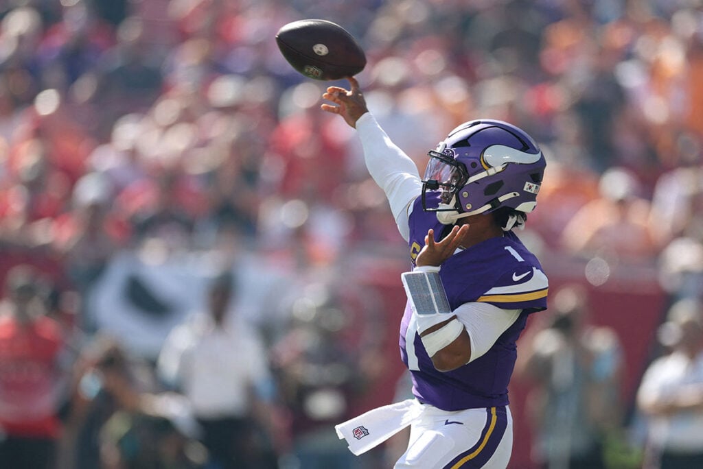 Baker Mayfield, Bucs Offense Disappoint Again In 23-16 Loss To Vikings 3 Vikings Qb Kyler Murray