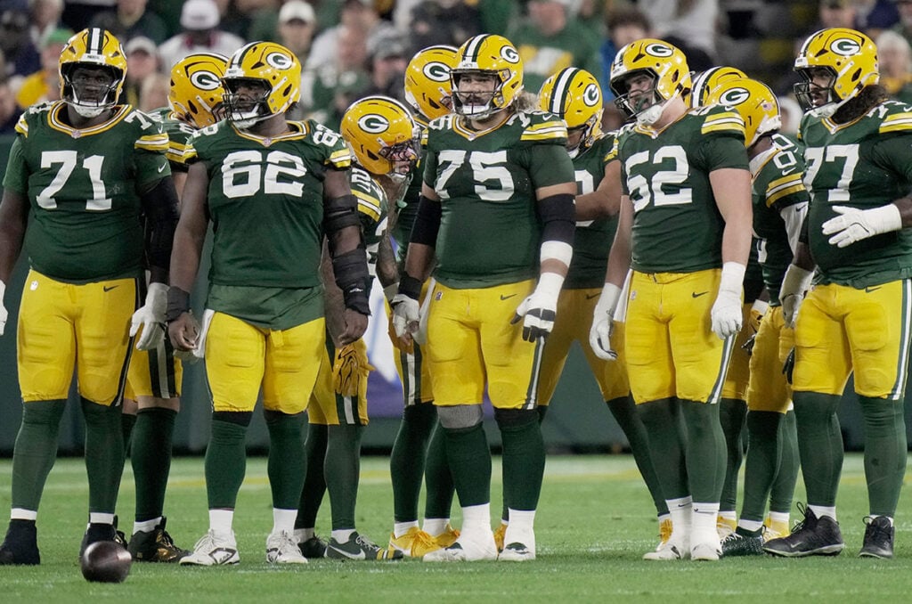 Bucs Vs. Packers: Sr'S Pick-6 Preview 7 Packers Offensive Line