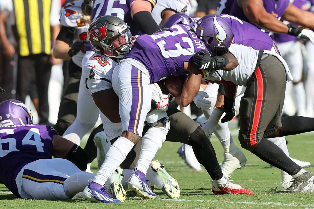 Pr Roundtable: What Has Been A Bucs' Bright Spot So Far? 7 Bucs Dt Elijah Roberts