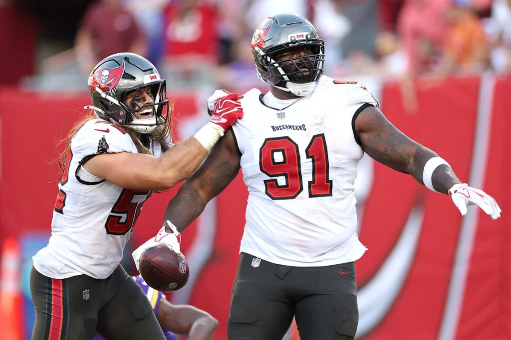 2-Pt Conversion: 0-3 Bucs, Baker Mayfield Get A Thumbs Down 7 Bucs Dt A'Shawn Robinson