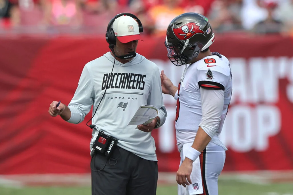 Bucs Oc Zac Robinson And Qb Baker Mayfield