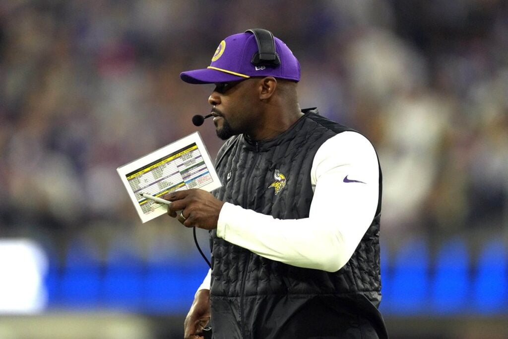 Vikings Dc Brian Flores