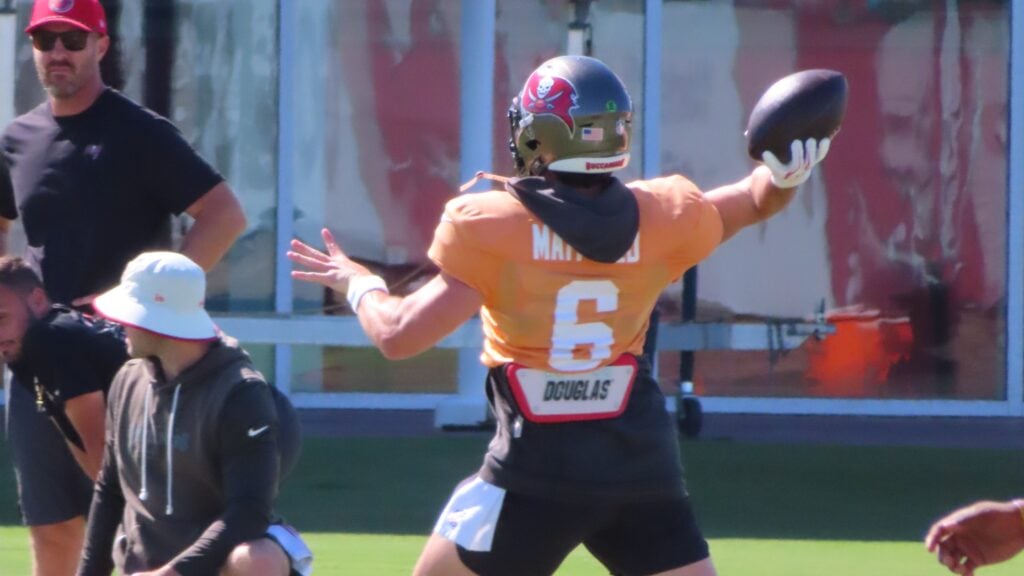 Bucs Practice Buzz: Baker Mayfield Returns To Practice! And He'S Wearing This!? 2 Bucs Qb Baker Mayfield - Photo By: Kat Beutel P/R