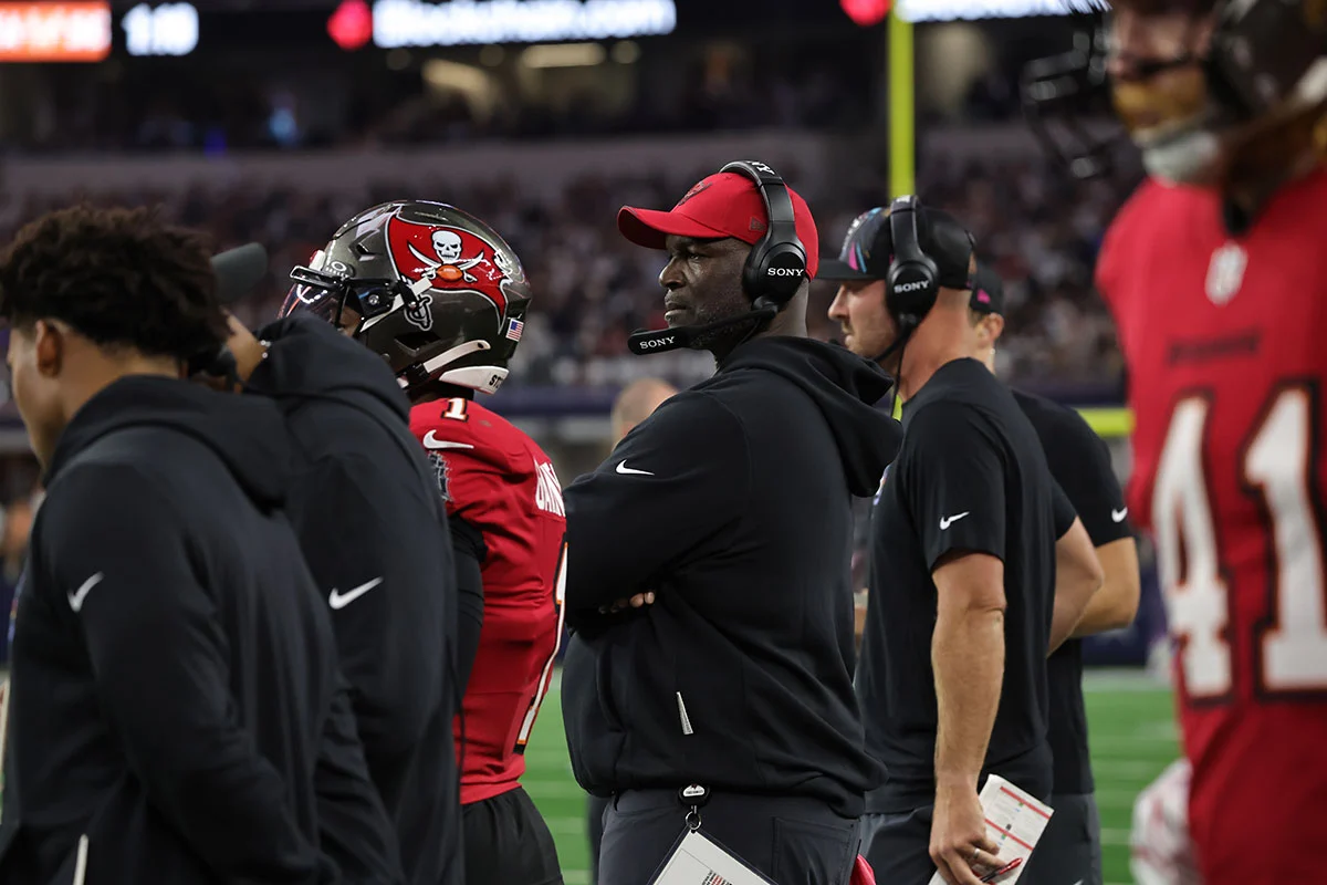 Bowles-Todd-Bucs-Cowboys-Sideline-Jj Bucs Hc Todd Bowles