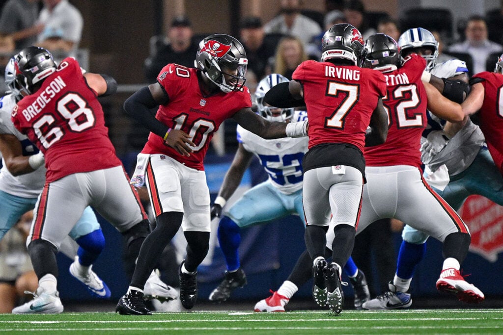 Slivon'S Slant: Bucs' 5 Biggest Positives Through 5 Games 9 Bucs Qb Jalon Daniels And Rb Bucky Irving - Photo By: Imagn Images Via Reuters Connect