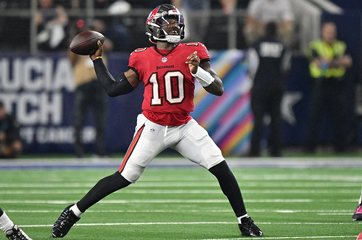 Daniels-Jalon-Bucs-Cowboys-Heave Bucs Qb Jalon Daniels