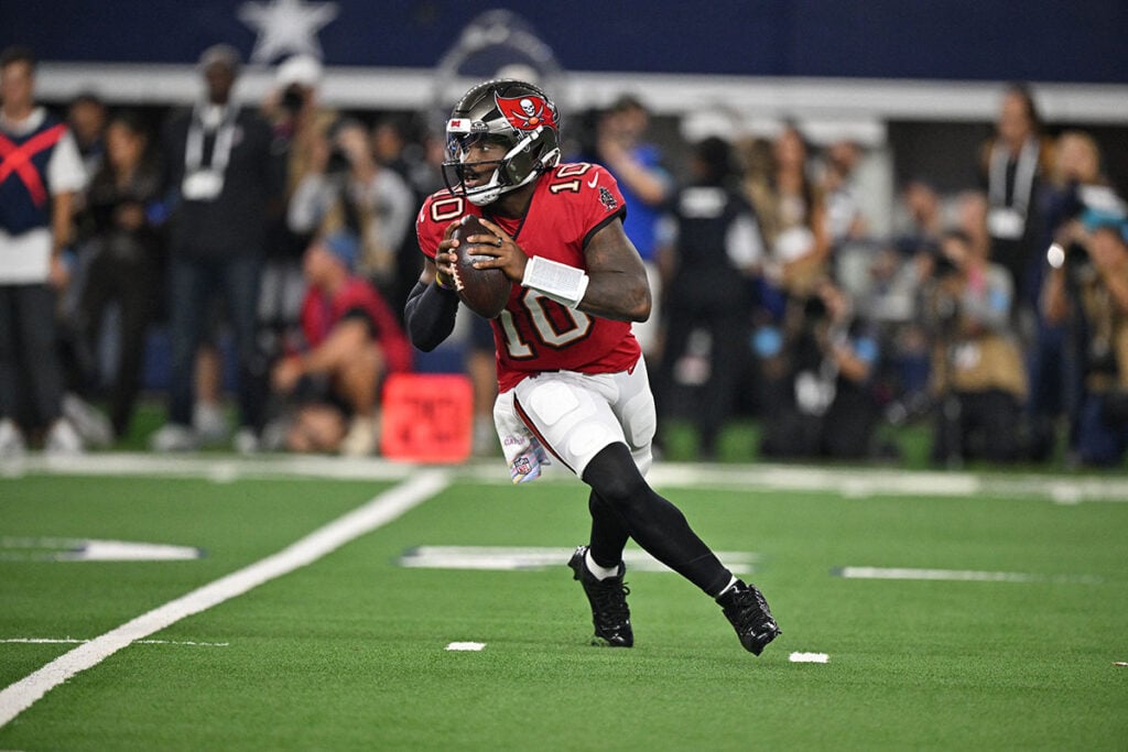 Jalon Daniels Made A Lot Of History In Bucs' Week 5 Win 2 Bucs Qb Jalon Daniels