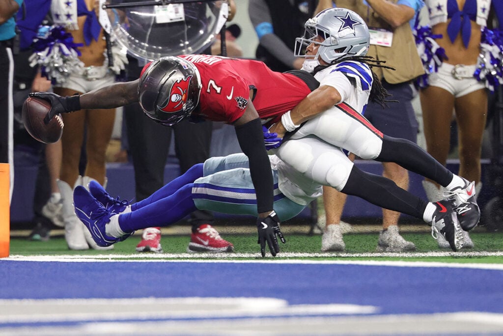 Inside Jalon Daniels' Performance In Bucs' Win Over Cowboys 3 Bucs Rb Bucky Irving