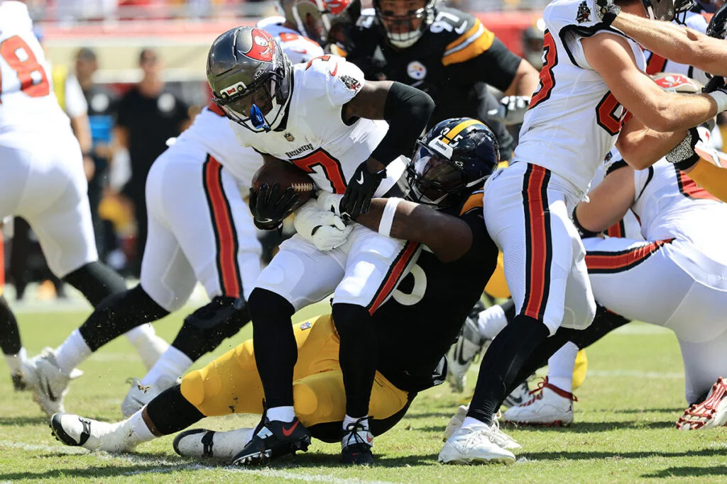 Bucs Practice Buzz: Baker Mayfield &Amp;Amp; Zac Robinson Had A Tough Talk! 4 Bucs Rb Bucky Irving