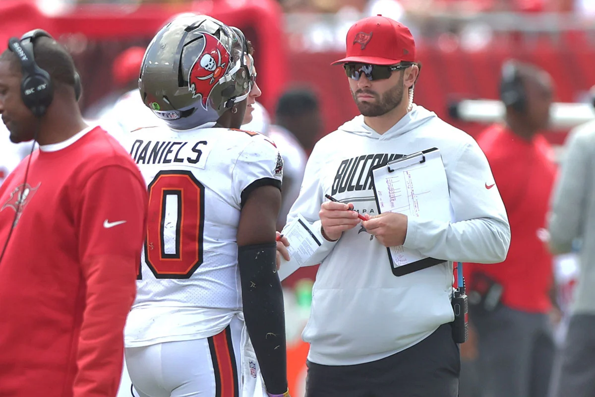 Mayfield-Baker-Jalon-Daniels-Bucs-Steelers Bucs Qbs Jalon Daniels And Baker Mayfield
