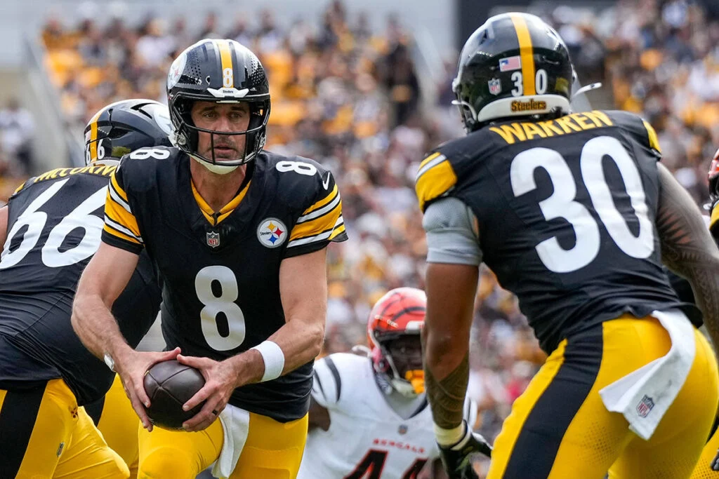 Bucs Vs. Steelers: Sr'S Pick-6 Preview 3 Steelers Qb Aaron Rodgers And Rb Jaylen Warren