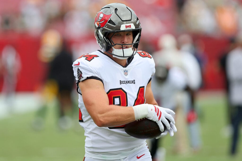 Week 6 Snap Count Analysis: Bucs Vs. Steelers 4 Bucs Te Bauer Sharp - Photo By: Cliff Welch P/R