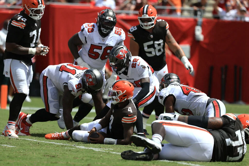 Sr'S Fab 5: David Walker, A'Shawn Robinson Lead Bucs Defense In Different Ways 10 Bucs Cb Keionte Scott